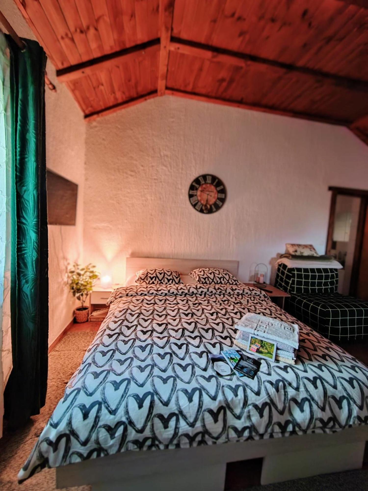 Studio Apartman Buteo Jastrebarsko Luaran gambar